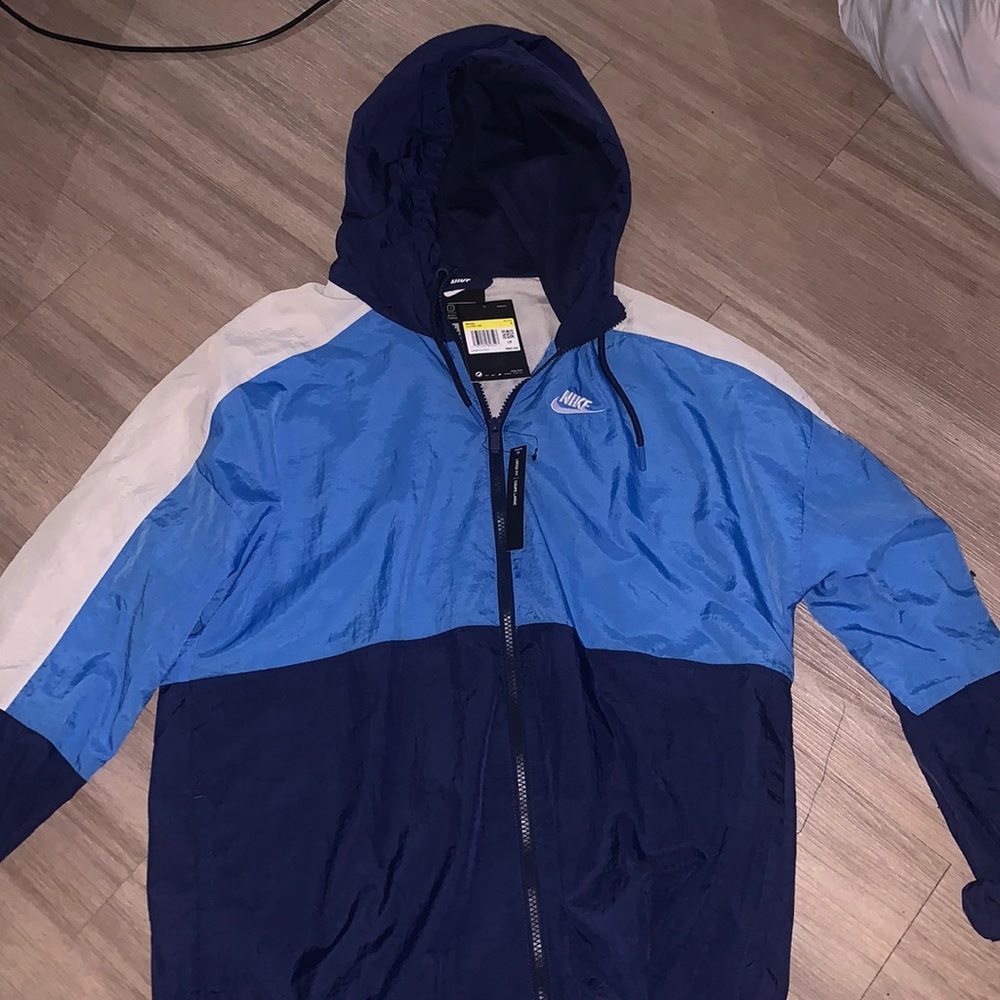 Mens NWT Nike Windbreaker
